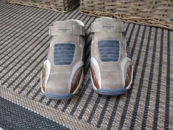 topanky slippersky znacky Memphis One - 2