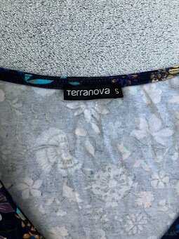 Obtiahnuté šaty veľ.S - 2