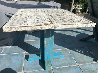 Stôl v štýle vintage - 2