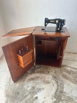 Šijací stroj Lada - 2