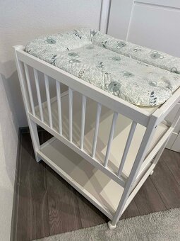 Prebaľovací pult - 2