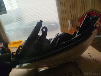 Predám predné svetlá Toyota RAV4 - 2