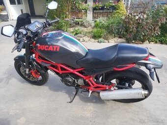 Ducati Monster 900 - 2