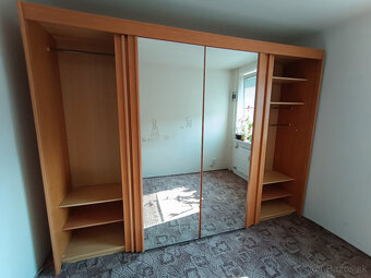 Šatníková skriňa - 2