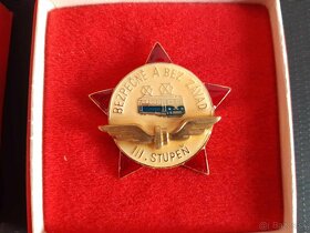 odznaky BEZPEČNE A BEZ ZÁVAD ocenenie rušňovodiča - 2