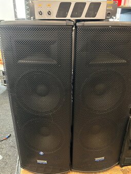 Mackie S225 Precision + Tapco J2500 - 2