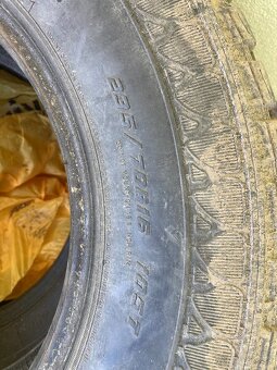 Goodyear Wrangler AT/R 235/70 R16 - 2