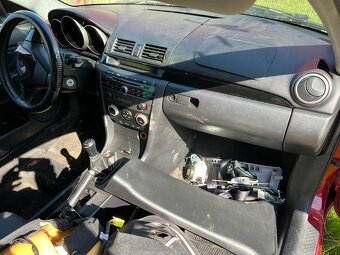 Havarovana Mazda 3 - 2