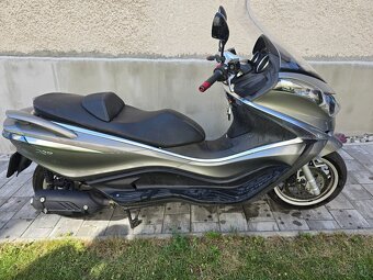 Piaggio x10 - 2