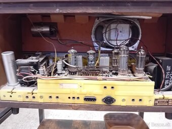 Predám staré elektrónkové rádio Philips - 2