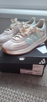Botasky adidas 40 - 2