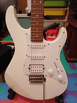 Yamaha Pacifica - 2