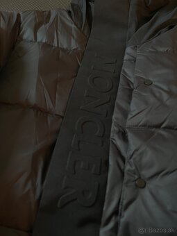 Moncler Cierny kabat - 2