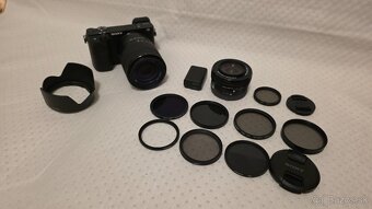SONY A 6400 + OBJEKTÍVY  SONY 18-135 a  16-50 OSS - 2