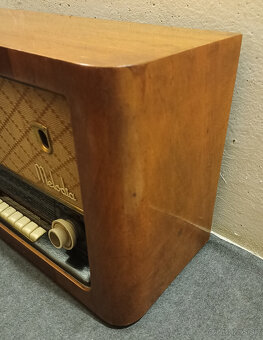 Staré retro rádio Tesla Melódia 527A - 2