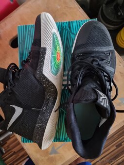Nike Kyrie 3 - 2