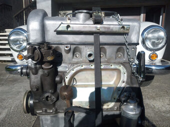 Predam motor na Mercedes Benz 190 SL - 2