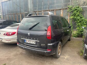 Peugeot 7miestny - 2