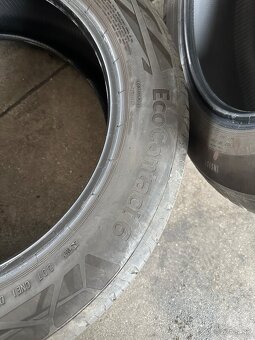205/55R17 - 2