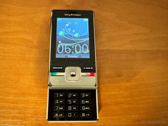 Sony Ericsson T715 - 2