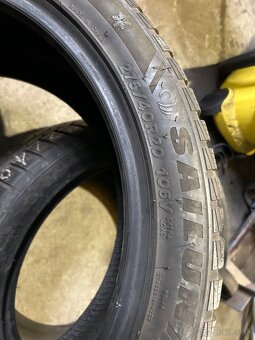 275/40 R20 - 2