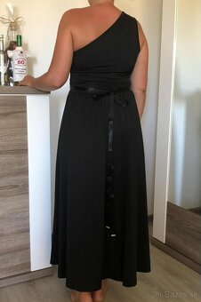Čierne šaty na jedno rameno s opaskom, veľkosť M - 2