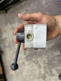 Ručný pneumatický rozvádzač - 2