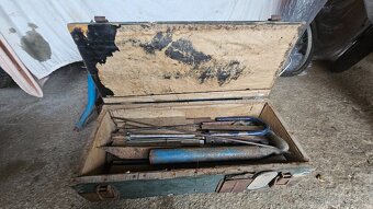 Vojenska drevena  krabice  bedňa - 2