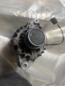 Alternátor Hyundai i20 1.25 37300-03600 - 2