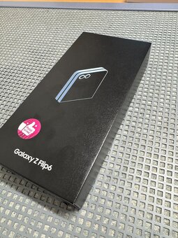 Samsung Galaxy Z Flip 6 Modrý - 2