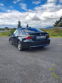 BMW E90 318d - 2