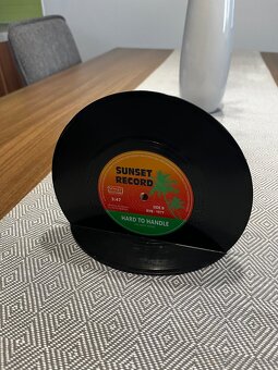 Držiak / stojan na LP platne alebo knihy - 2