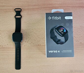 Fitbit Versa 4 Black/Graphite - 2