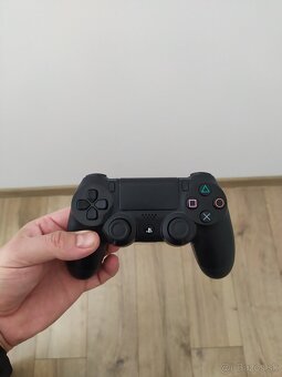 Playstation 4 - 2