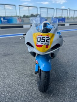 Suzuki GSXR 750 K2 - 2