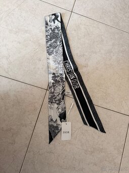 Šatka Dior - 2