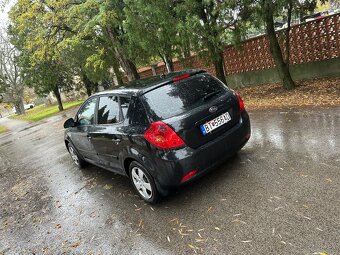 Predám kia Ceed 2009 1.6 92kw benzín - 2