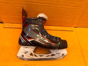 BRUSLE CCM JETSPEED FT1  vel. 37,5/4 D - 2
