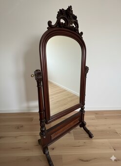 Predám krásne starožitné stojanové zrkadlo – masívne drevo - 2