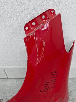 Toyota Yaris blatník - 2