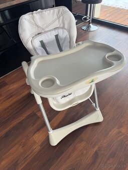 Detská jedálenská stolička. - 2