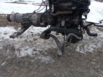 Rozpredám motor Mercedes Om642 - 2