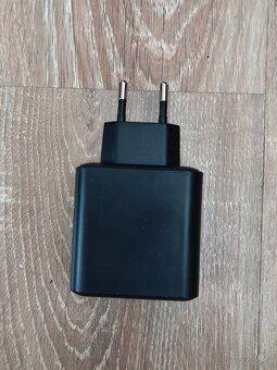 Predám adaptér Nuvo 65W - 2