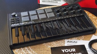 AKAI MPK mini MK3 BK edition. - 2