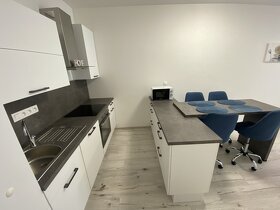 Krásny zariadený klimatizovaný 2 izbový byt 75 m2, 1/1 730 € - 2