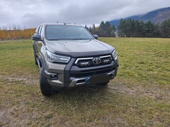 Toyota Hilux - 2