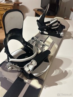 📣 Predám snowboard + viazanie + obal – 140 cm - 2