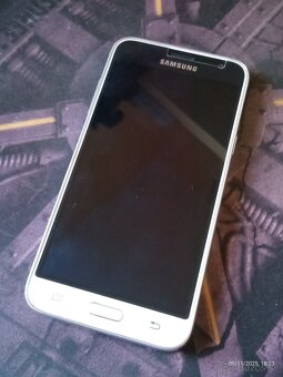 Predám používaný Samsung Galaxy J3 6 - 2