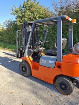 Rok výroby 2002, TOYOTA VZV 42-7FGF25 po GO 2025 - 2