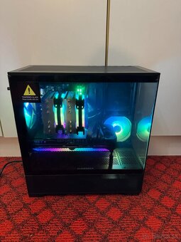 Ryzen 5 7600X, RTX 3080 Ti, 32GB DDR5 - 2